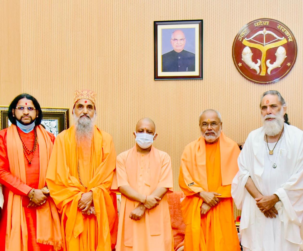Shree Datta Padmanabh Peeth Peethadhishwar and International Spiritual Leader H.H Sadgurudev Brahmeshanand Acharya Swamiji with Mahant YogiAdityanathji 